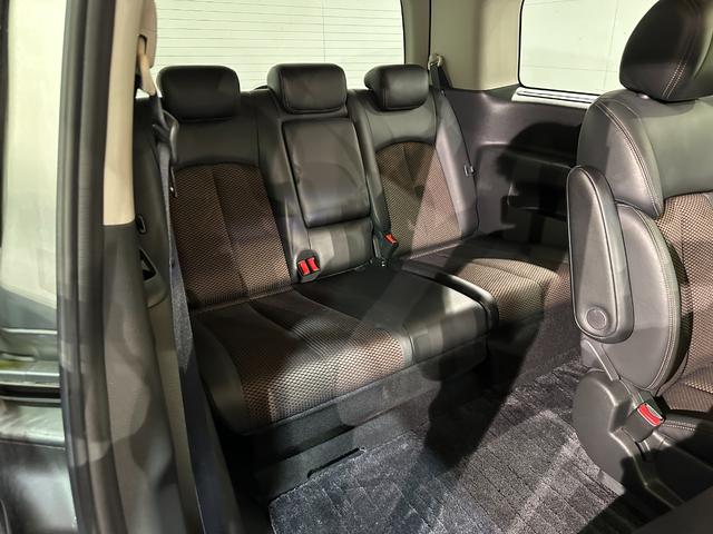 エルグランド ３５０ハイウェイスター　ＥＴＣ　全周囲カメラ　ナビ　ＴＶ　両側電動スライドドア　オートライト　ＨＩＤ　スマートキー　電動格納ミラー　後席モニター　３列シート　ＣＶＴ　アルミホイール　ＡＢＳ　エアバッグ　パワーウインドウ（36枚目）