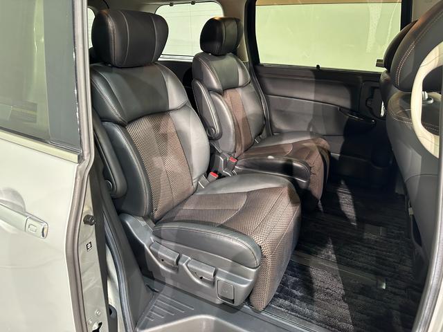 エルグランド ３５０ハイウェイスター　ＥＴＣ　全周囲カメラ　ナビ　ＴＶ　両側電動スライドドア　オートライト　ＨＩＤ　スマートキー　電動格納ミラー　後席モニター　３列シート　ＣＶＴ　アルミホイール　ＡＢＳ　エアバッグ　パワーウインドウ（41枚目）