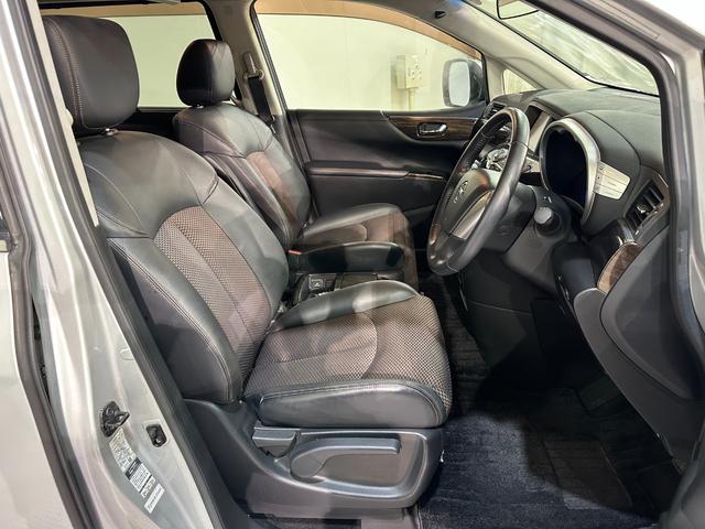 エルグランド ３５０ハイウェイスター　ＥＴＣ　全周囲カメラ　ナビ　ＴＶ　両側電動スライドドア　オートライト　ＨＩＤ　スマートキー　電動格納ミラー　後席モニター　３列シート　ＣＶＴ　アルミホイール　ＡＢＳ　エアバッグ　パワーウインドウ（46枚目）