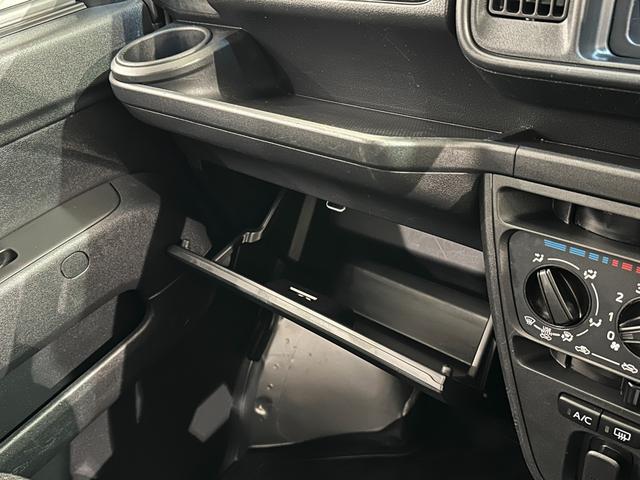 ハイゼットカーゴ DX SAIII AT 衝突被害軽減システム 両側スライドドア キーレスエントリー アイドリングストップ オートマチックハイビーム ABS ESC エアコン パワーステアリング エアバッグ(10枚目)