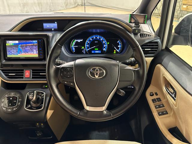 ノア ハイブリッドＧ　ＥＴＣ　バックカメラ　ナビ　ＴＶ　オートクルーズコントロール　衝突被害軽減システム　両側スライド・片側電動　オートマチックハイビーム　オートライト　エアバッグ　パワーウインドウ（6枚目）