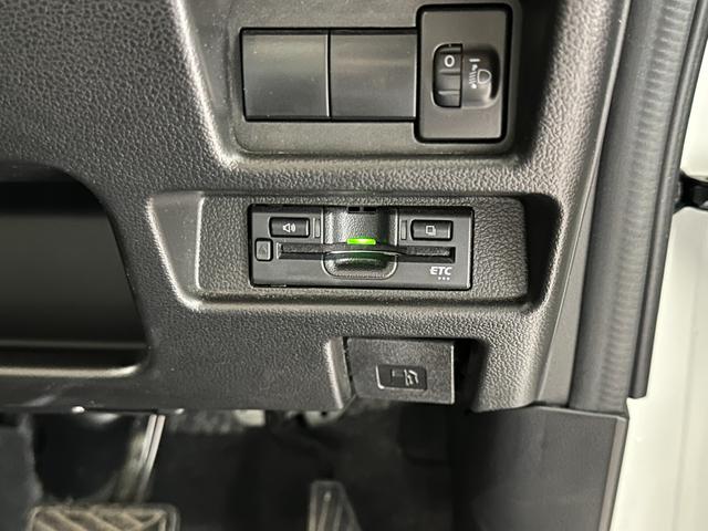 スペーシア ハイブリッドＸ　ＥＴＣ　バックカメラ　両側電動スライドドア　ナビ　クリアランスソナー　衝突被害軽減システム　オートライト　ＬＥＤヘッドランプ　スマートキー　アイドリングストップ　電動格納ミラー　シートヒーター（10枚目）