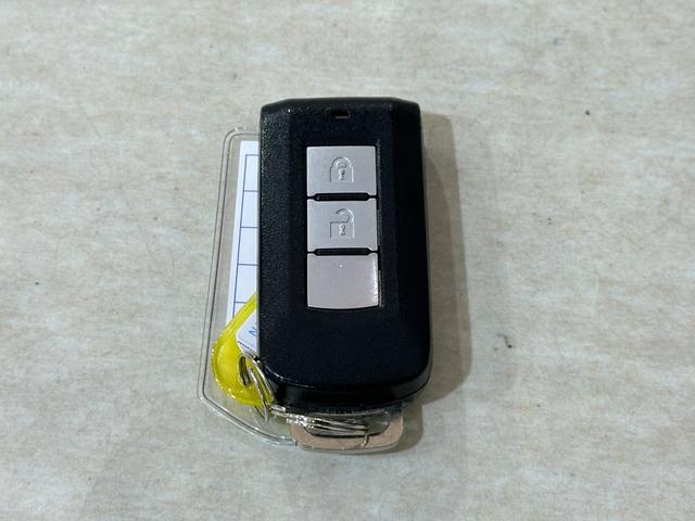 デイズ ハイウェイスター　Ｇ　ナビ　ＥＴＣ　全周囲カメラ　衝突被害軽減システム　オートマチックハイビーム　ＨＩＤ　スマートキー　アイドリングストップ　電動格納ミラー　ベンチシート　ＣＶＴ　盗難防止システム　ＡＢＳ　ＥＳＣ　ＣＤ（18枚目）