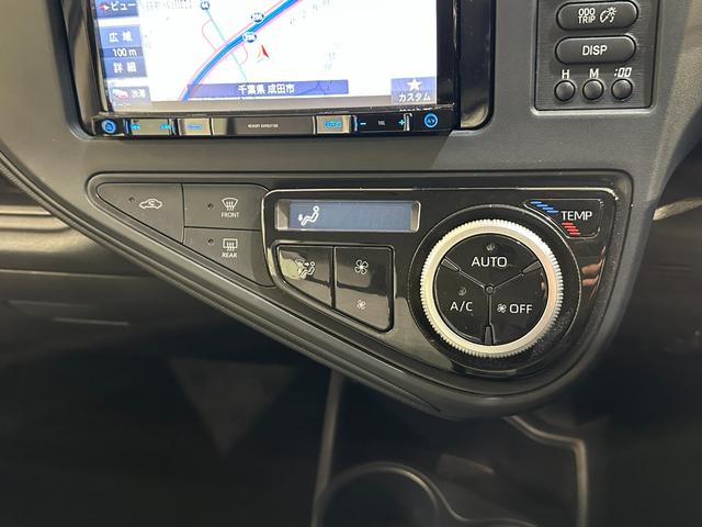 アクア L バックカメラ ナビ 衝突被害軽減システム オートマチックハイビーム キーレスエントリー 電動格納ミラー 衝突安全ボディ ABS ESC CD DVD再生 エアバッグ パワーウインドウ(11枚目)