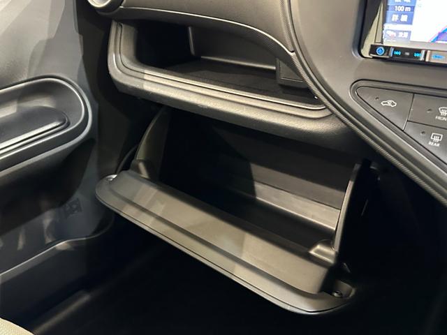 アクア L バックカメラ ナビ 衝突被害軽減システム オートマチックハイビーム キーレスエントリー 電動格納ミラー 衝突安全ボディ ABS ESC CD DVD再生 エアバッグ パワーウインドウ(16枚目)