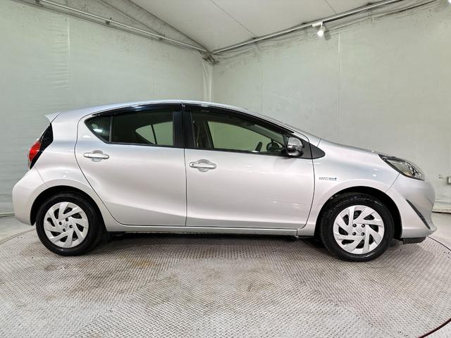 アクア L バックカメラ ナビ 衝突被害軽減システム オートマチックハイビーム キーレスエントリー 電動格納ミラー 衝突安全ボディ ABS ESC CD DVD再生 エアバッグ パワーウインドウ(19枚目)