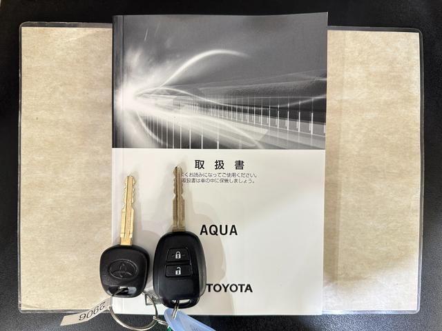 アクア L バックカメラ ナビ 衝突被害軽減システム オートマチックハイビーム キーレスエントリー 電動格納ミラー 衝突安全ボディ ABS ESC CD DVD再生 エアバッグ パワーウインドウ(37枚目)