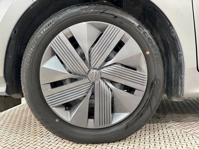 ノート X FOUR 4WD ETC バックカメラ ナビ クリアランスソナー 衝突被害軽減システム オートマチックハイビーム オートライト スマートキー アイドリングストップ 電動格納ミラー(45枚目)