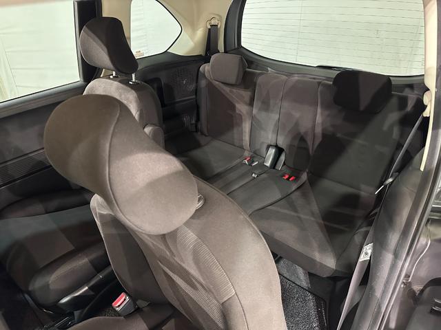 フリード Ｇ　ハイウェイエディション　ＥＴＣ　バックカメラ　ナビ　ＴＶ　両側スライド・片側電動　ＨＩＤ　キーレスエントリー　電動格納ミラー　３列シート　ウォークスルー　ＣＶＴ　アルミホイール　ＣＤ　ＤＶＤ再生　衝突安全ボディ（23枚目）