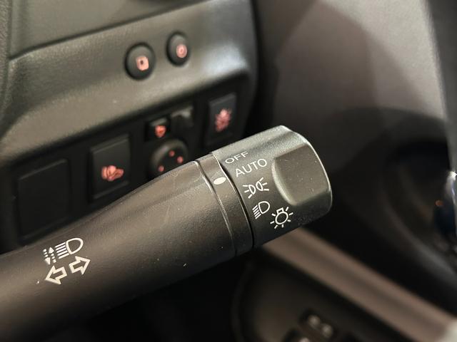 ノート e-パワー X Vセレクション ETC 全周囲カメラ ナビ TV クリアランスソナー 衝突被害軽減システム アルミホイール オートライト LEDヘッドランプ スマートキー アイドリングストップ パワーウインドウ パワーステアリング(26枚目)