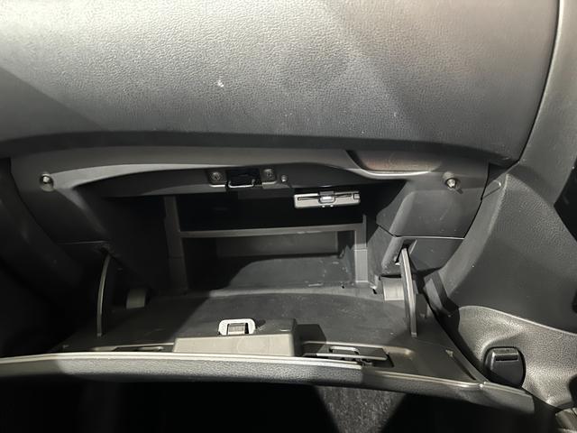 ノート e-パワー X Vセレクション ETC 全周囲カメラ ナビ TV クリアランスソナー 衝突被害軽減システム アルミホイール オートライト LEDヘッドランプ スマートキー アイドリングストップ パワーウインドウ パワーステアリング(33枚目)