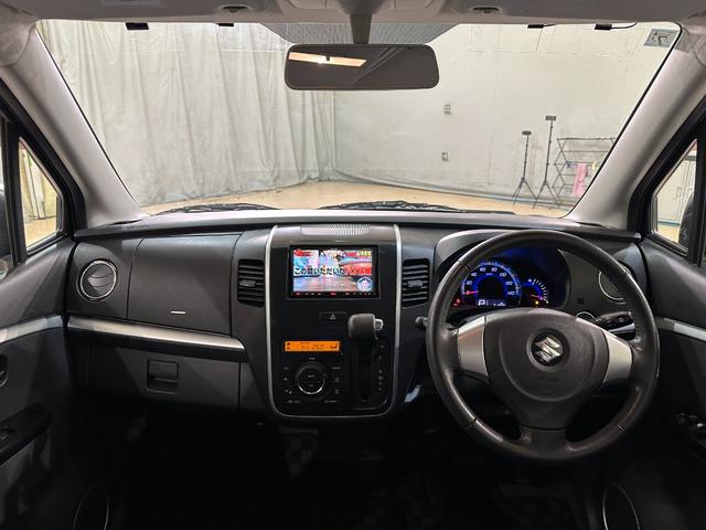 毎回座るフロントシート。運転席は必ず使用する部分ですので、座り心地が重要です！