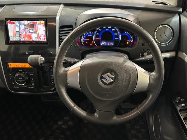 自ら操るハンドル！ドライバーの生命線です。お客様の目で実際にご確認ください。