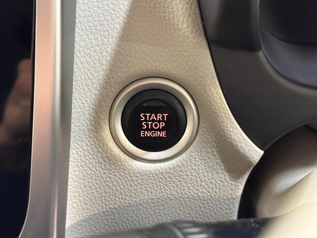 エンジン始動も楽チンです。イチイチ鍵を出す手間も無くなりますよ。