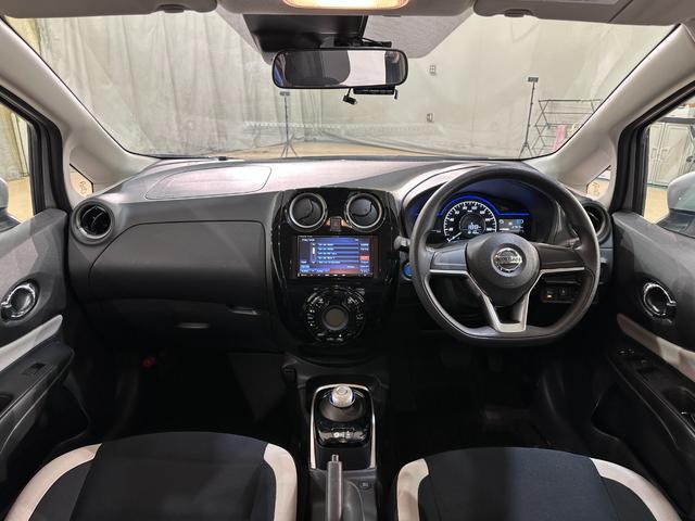 ノート ｅ－パワー　Ｂ　ＥＴＣ　バックカメラ　ナビ　クリアランスソナー　レーンアシスト　衝突被害軽減システム　オートライト　スマートキー　電動格納ミラー　ＣＶＴ　ＥＳＣ　Ｂｌｕｅｔｏｏｔｈ（5枚目）