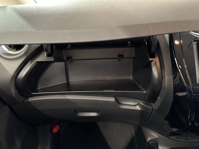 ノート ｅ－パワー　Ｂ　ＥＴＣ　バックカメラ　ナビ　クリアランスソナー　レーンアシスト　衝突被害軽減システム　オートライト　スマートキー　電動格納ミラー　ＣＶＴ　ＥＳＣ　Ｂｌｕｅｔｏｏｔｈ（15枚目）