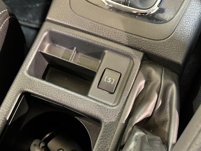 ＸＶ ２．０ｉ－Ｌ　アイサイト　ナビ　４ＷＤ　ＥＴＣ　アダプティブクルーズコントロール　レーンアシスト　パワーシート　衝突被害軽減システム　オートライト　ＨＩＤ　アルミホイール　スマートキー　アイドリングストップ　電動格納ミラー（10枚目）