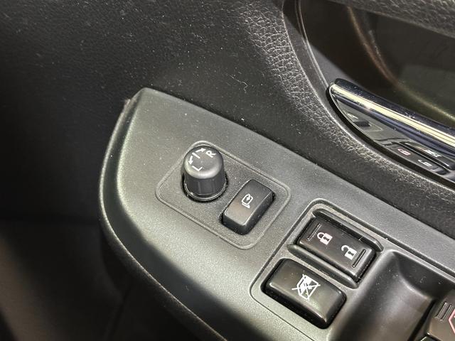 ＸＶ ２．０ｉ－Ｌ　アイサイト　ナビ　４ＷＤ　ＥＴＣ　アダプティブクルーズコントロール　レーンアシスト　パワーシート　衝突被害軽減システム　オートライト　ＨＩＤ　アルミホイール　スマートキー　アイドリングストップ　電動格納ミラー（13枚目）