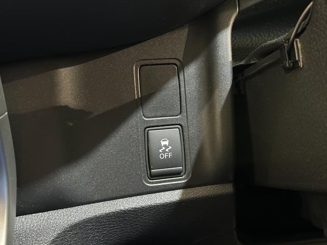 セレナ Ｂ　ＥＴＣ　ナビ　ＴＶ　オートクルーズコントロール　両側スライドドア　オートライト　キーレスエントリー　電動格納ミラー　３列シート　ＣＶＴ　ＣＤ　ミュージックプレイヤー接続　パワーウインドウ（11枚目）