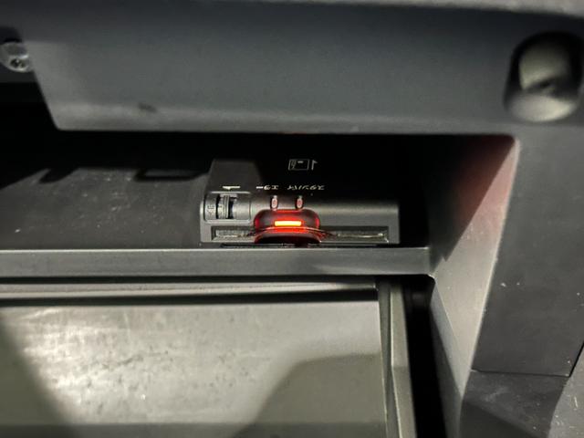 セレナ Ｂ　ＥＴＣ　ナビ　ＴＶ　オートクルーズコントロール　両側スライドドア　オートライト　キーレスエントリー　電動格納ミラー　３列シート　ＣＶＴ　ＣＤ　ミュージックプレイヤー接続　パワーウインドウ（12枚目）