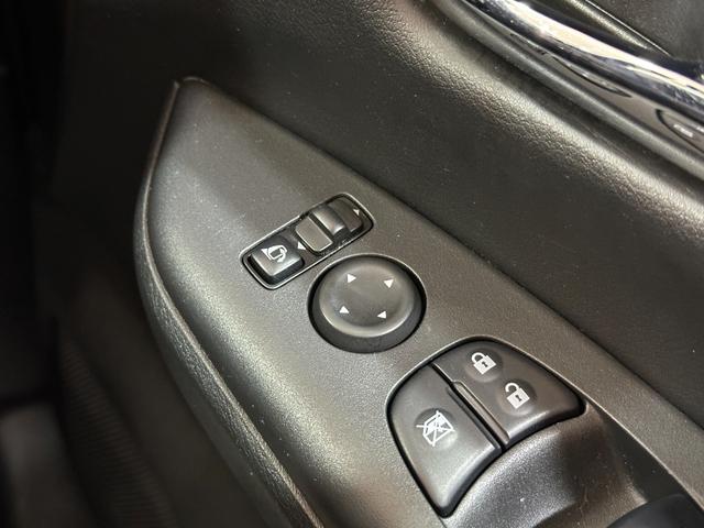 セレナ Ｂ　ＥＴＣ　ナビ　ＴＶ　オートクルーズコントロール　両側スライドドア　オートライト　キーレスエントリー　電動格納ミラー　３列シート　ＣＶＴ　ＣＤ　ミュージックプレイヤー接続　パワーウインドウ（14枚目）