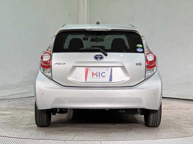 アクア G ナビ ETC オートライト スマートキー 電動格納ミラー CVT 衝突安全ボディ ABS ESC CD エアコン パワーステアリング パワーウィンドウ エアバッグ(17枚目)