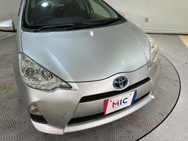 アクア G ナビ ETC オートライト スマートキー 電動格納ミラー CVT 衝突安全ボディ ABS ESC CD エアコン パワーステアリング パワーウィンドウ エアバッグ(26枚目)