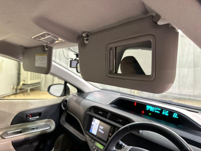 アクア G ナビ ETC オートライト スマートキー 電動格納ミラー CVT 衝突安全ボディ ABS ESC CD エアコン パワーステアリング パワーウィンドウ エアバッグ(28枚目)