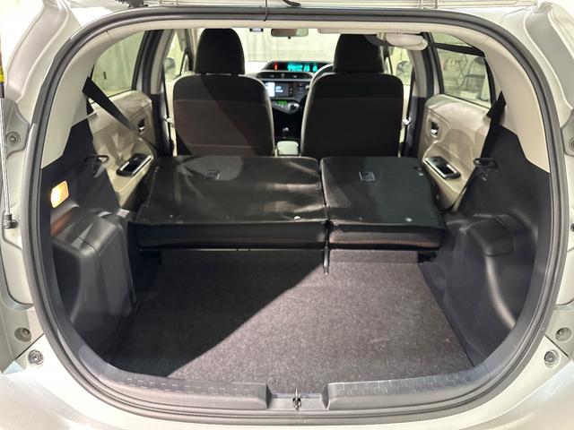 アクア G ナビ ETC オートライト スマートキー 電動格納ミラー CVT 衝突安全ボディ ABS ESC CD エアコン パワーステアリング パワーウィンドウ エアバッグ(34枚目)