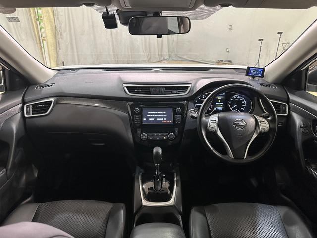 エクストレイル 20Xt エマージェンシーブレーキパッケージ 4WD ドライブレコーダー ETC 全周囲カメラ クリアランスソナー オートクルーズコントロール 衝突被害軽減システム オートライト LEDヘッドランプ 電動リアゲート アルミホイール スマートキー(5枚目)