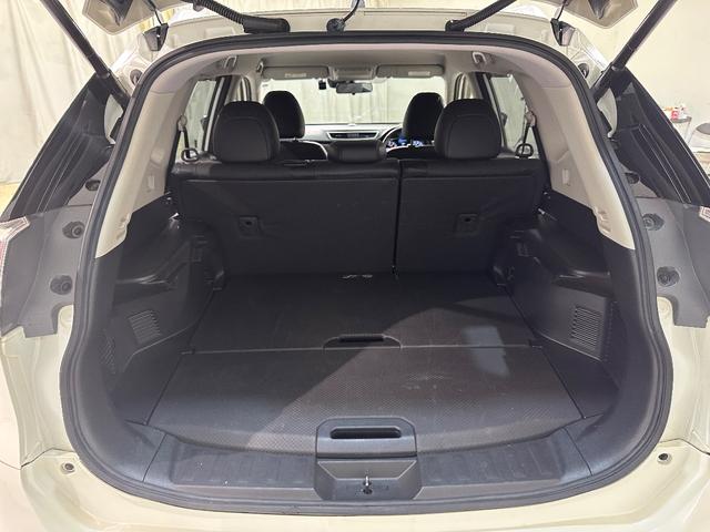 エクストレイル 20Xt エマージェンシーブレーキパッケージ 4WD ドライブレコーダー ETC 全周囲カメラ クリアランスソナー オートクルーズコントロール 衝突被害軽減システム オートライト LEDヘッドランプ 電動リアゲート アルミホイール スマートキー(20枚目)