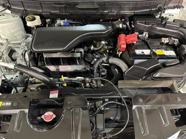 エクストレイル 20Xt エマージェンシーブレーキパッケージ 4WD ドライブレコーダー ETC 全周囲カメラ クリアランスソナー オートクルーズコントロール 衝突被害軽減システム オートライト LEDヘッドランプ 電動リアゲート アルミホイール スマートキー(21枚目)