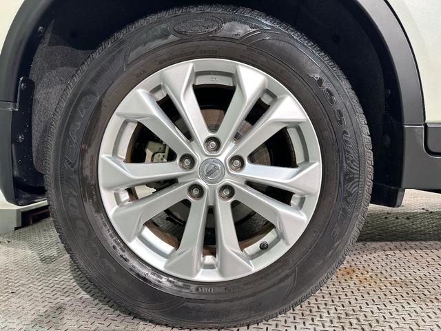 エクストレイル 20Xt エマージェンシーブレーキパッケージ 4WD ドライブレコーダー ETC 全周囲カメラ クリアランスソナー オートクルーズコントロール 衝突被害軽減システム オートライト LEDヘッドランプ 電動リアゲート アルミホイール スマートキー(44枚目)