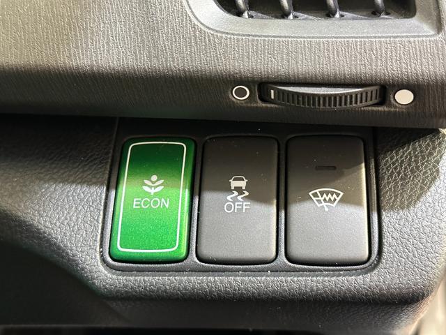 オデッセイ MX・エアロパッケージ ETC バックカメラ ナビ TV HID キーレス 電動格納ミラー 3列シート CVT アルミホイール CD DVD再生 衝突安全ボディ ABS ESC エアコン ABS エアバッグ Wエアコン(13枚目)