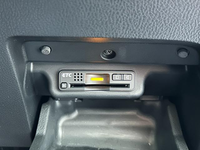 オデッセイ MX・エアロパッケージ ETC バックカメラ ナビ TV HID キーレス 電動格納ミラー 3列シート CVT アルミホイール CD DVD再生 衝突安全ボディ ABS ESC エアコン ABS エアバッグ Wエアコン(14枚目)