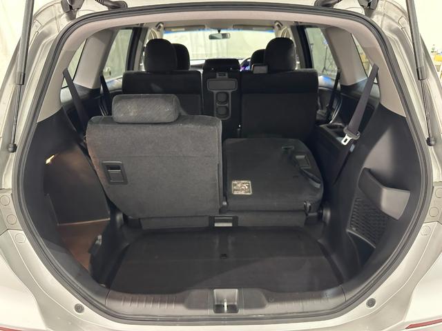 オデッセイ MX・エアロパッケージ ETC バックカメラ ナビ TV HID キーレス 電動格納ミラー 3列シート CVT アルミホイール CD DVD再生 衝突安全ボディ ABS ESC エアコン ABS エアバッグ Wエアコン(31枚目)