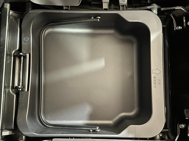 ソリオ ハイブリッドＭＸ　全周囲カメラ　ナビ　ＴＶ　両側スライド・片側電動　クリアランスソナー　アダプテイブクルーズコントロール　アルミホイール　オートライト　スマートキー　アイドリングストップ　電動格納ミラー　シートヒーター（34枚目）