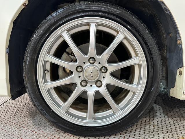 ヴォクシー ハイブリッドＸ　バックカメラ　ナビ　ＴＶ　両側スライド・片側電動　オートライト　ＬＥＤヘッドランプ　スマートキー　電動格納ミラー　３列シート　ＣＶＴ　アルミホイール　ＣＤ　ＤＶＤ再生　Ｂｌｕｅｔｏｏｔｈ（47枚目）