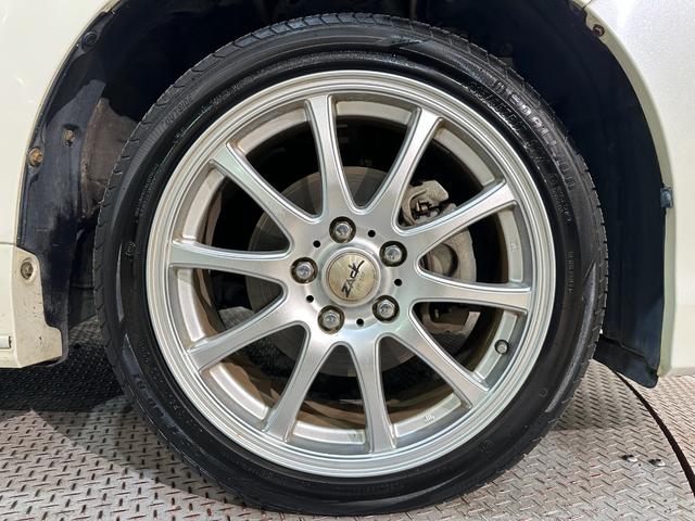 ヴォクシー ハイブリッドＸ　バックカメラ　ナビ　ＴＶ　両側スライド・片側電動　オートライト　ＬＥＤヘッドランプ　スマートキー　電動格納ミラー　３列シート　ＣＶＴ　アルミホイール　ＣＤ　ＤＶＤ再生　Ｂｌｕｅｔｏｏｔｈ（48枚目）