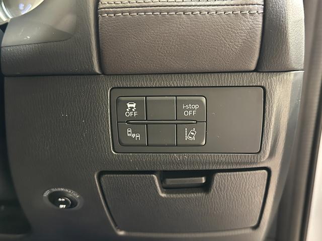 クリアランスソナー付きなので障害物をセンサーで感知し、ドライバーに衝突の危険を知らせてくれます☆