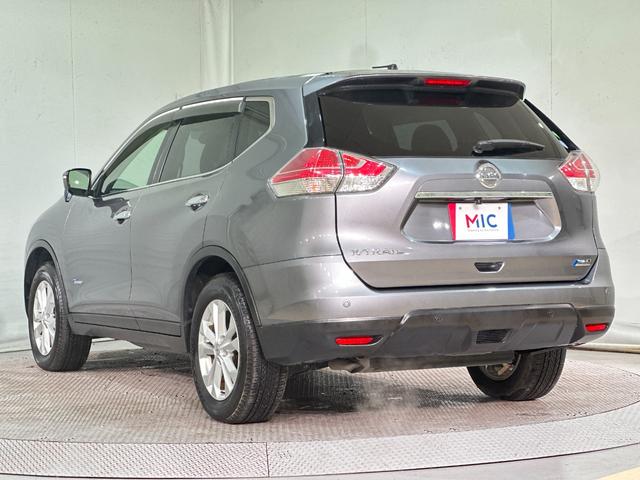 エクストレイル ２０Ｘ　ハイブリッド　エマージェンシーブレーキＰ　・４ＷＤ・衝突被害軽減システム・ナビ・ワンセグ・バックモニター・スマートキー・プッシュスタート・ＬＥＤヘッドライト・オートエアコン・オートライト・ＥＴＣ・純正アルミ・アイドリングストップ・禁煙車（11枚目）