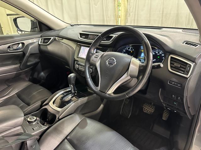 エクストレイル ２０Ｘ　ハイブリッド　エマージェンシーブレーキＰ　・４ＷＤ・衝突被害軽減システム・ナビ・ワンセグ・バックモニター・スマートキー・プッシュスタート・ＬＥＤヘッドライト・オートエアコン・オートライト・ＥＴＣ・純正アルミ・アイドリングストップ・禁煙車（13枚目）