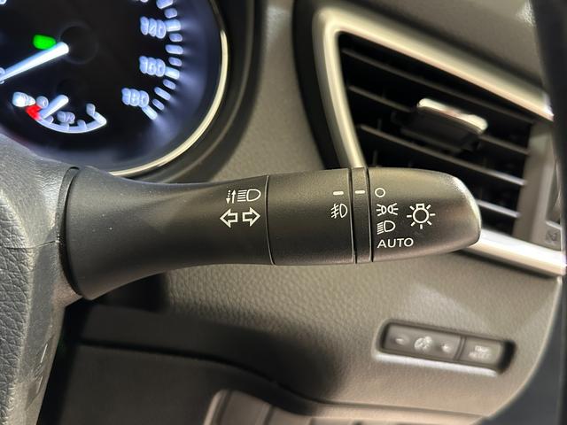 エクストレイル 20XエクストリーマーXエマージェンシーブレーキP ナビ ワンオーナー 4WD ドライブレコーダー ETC 全周囲カメラ オートクルーズコントロール 衝突被害軽減システム オートライト アルミホイール スマートキー アイドリングストップ 電動格納ミラー(11枚目)