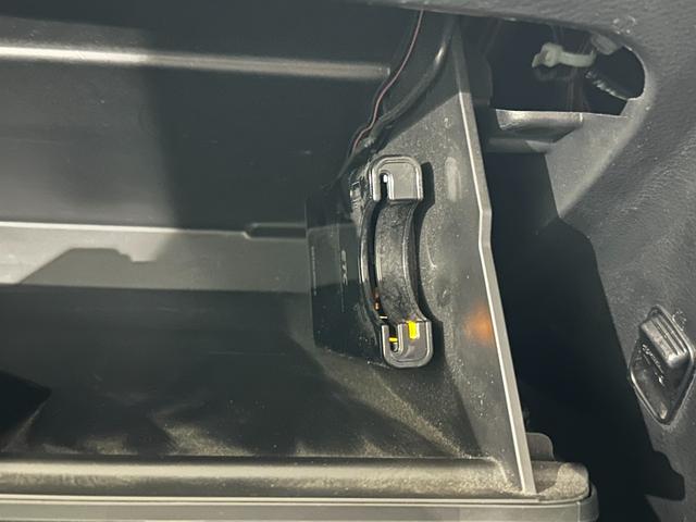 今では必需品のＥＴＣも付いております。高速道路での出入りもスムーズ。渋滞緩和にもなりエコにも繋がります。