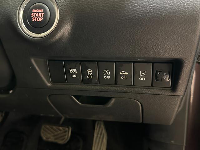 カメラが白線を検知して車線中央付近を走行するよう、車線維持を支援するレーンアシスト！