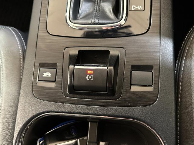 レガシィB4 リミテッド 革シート 4WD レーンアシスト オートクルーズコントロール 衝突被害軽減システム バックカメラ ナビ TV アルミホイール オートライト LEDヘッドランプ CVT シートヒーター スマートキー(11枚目)