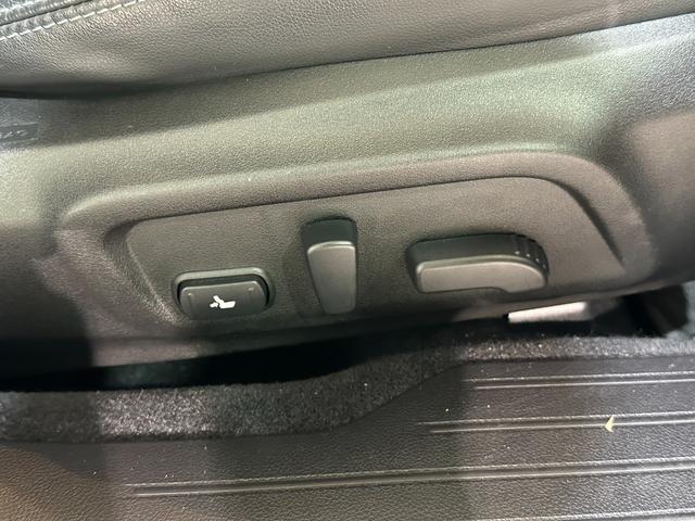 レガシィB4 リミテッド 革シート 4WD レーンアシスト オートクルーズコントロール 衝突被害軽減システム バックカメラ ナビ TV アルミホイール オートライト LEDヘッドランプ CVT シートヒーター スマートキー(26枚目)