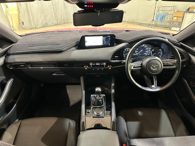 MAZDA3ファストバック 15Sツーリング ETC 全周囲カメラ ナビ アダプティブクルーズコントロール 衝突被害軽減システム アルミホイール オートマチックハイビーム オートライト デジタルインナーミラー Bluetooth CD(5枚目)