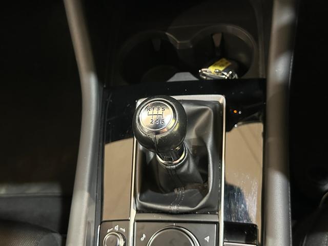 MAZDA3ファストバック 15Sツーリング ETC 全周囲カメラ ナビ アダプティブクルーズコントロール 衝突被害軽減システム アルミホイール オートマチックハイビーム オートライト デジタルインナーミラー Bluetooth CD(13枚目)