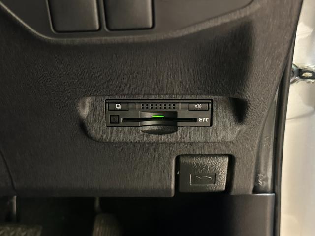 プリウス Ｓ　ナビ　ワンオーナー　ドライブレコーダー　ＥＴＣ　オートライト　ＨＩＤ　ＣＶＴ　電動格納ミラー　衝突安全ボディ　ＡＢＳ　エアコン　パワーステアリング　パワーウィンドウ　ドライブレコーダー（13枚目）